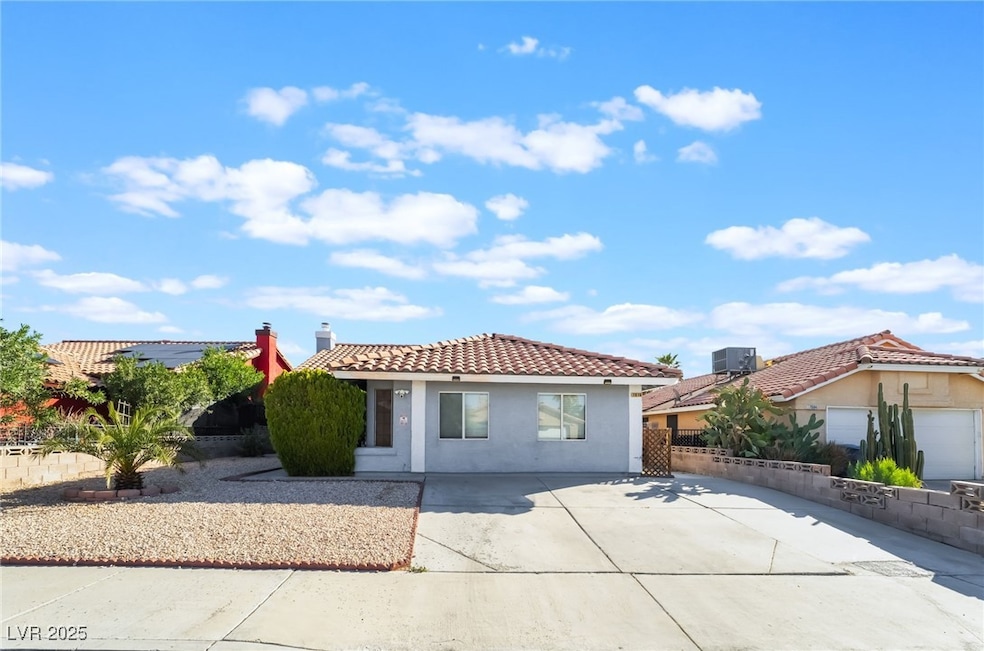 7076 Gunslinger St, Las Vegas, NV 89119 - photo 1