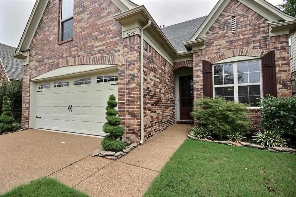 Nicest one in Glen Lakes! Enjoy the security of th
