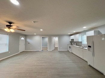 606 9th St, Carmi, IL 62821 - photo 1