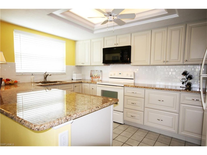 Gorgeous New Kitchen, Granite Counter Tops!