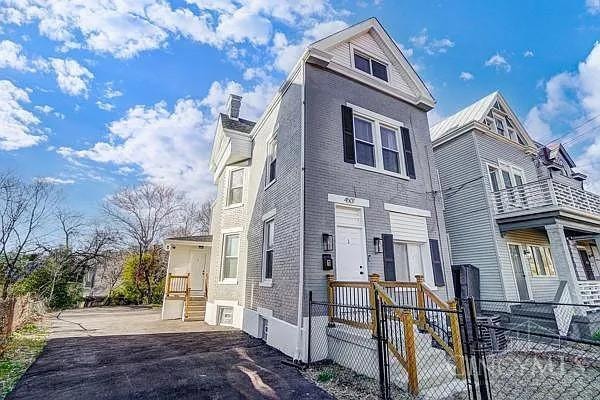 For Rent $1,900/month