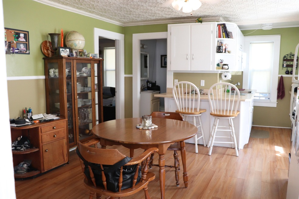 84 1/2 Lock St, Nashua, NH 03064 - photo 1