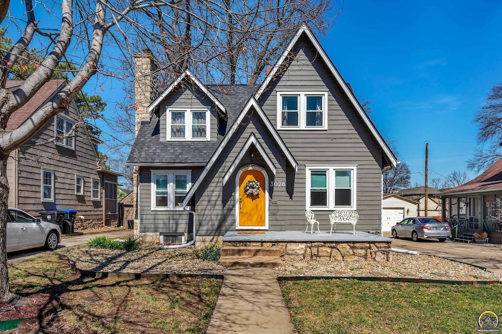 3028 SW Clark Ct, Topeka, KS 66604 - photo 1