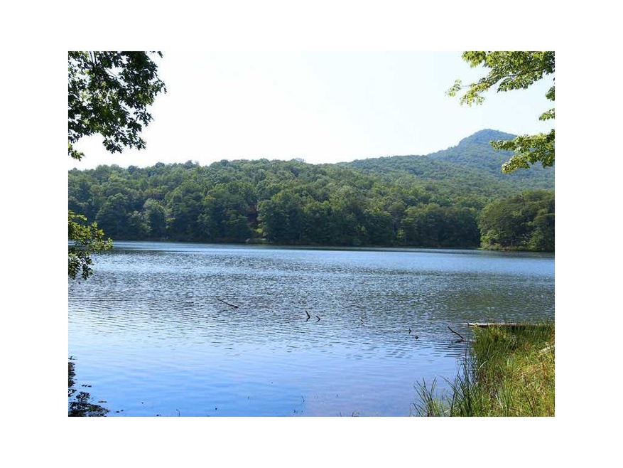 Waterfront/Dock/Pier. Great Lake home on Beautiful