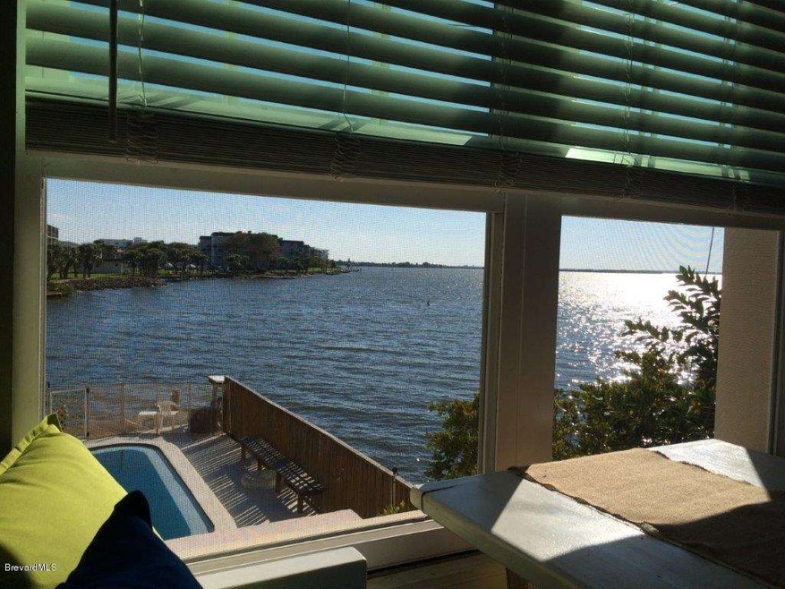 Riverfront Essex House