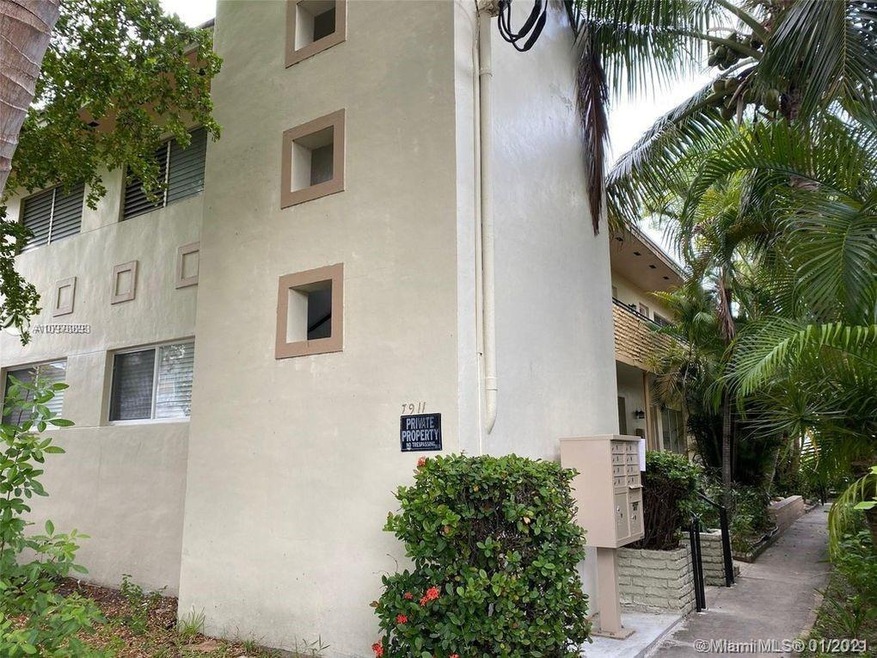 7911 Carlyle Ave unit 1, Miami Beach, FL 33141 - photo 1