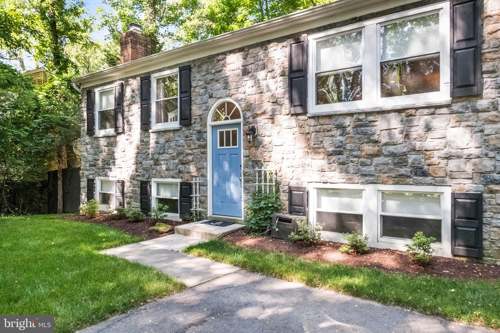 422 Holly Dr, Annapolis, MD 21403 - photo 1