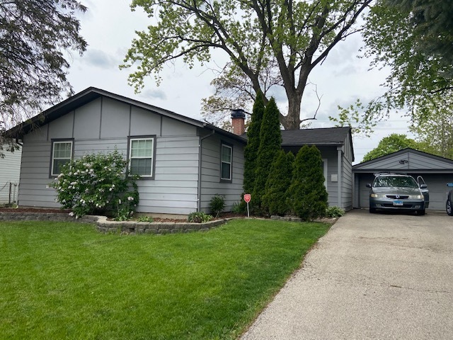 140 Pueblo Rd, Carpentersville, IL 60110 - photo 1