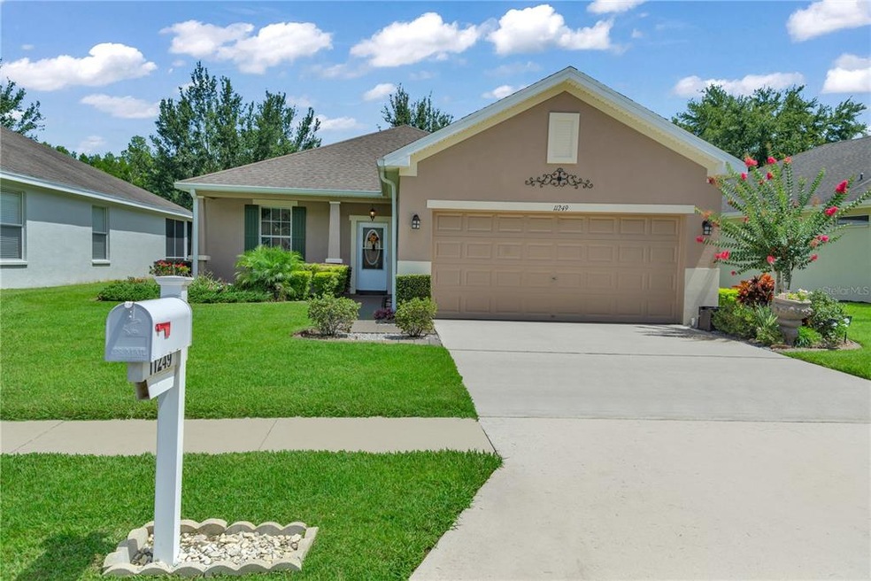 BEAUTIFUL CURB APPEAL