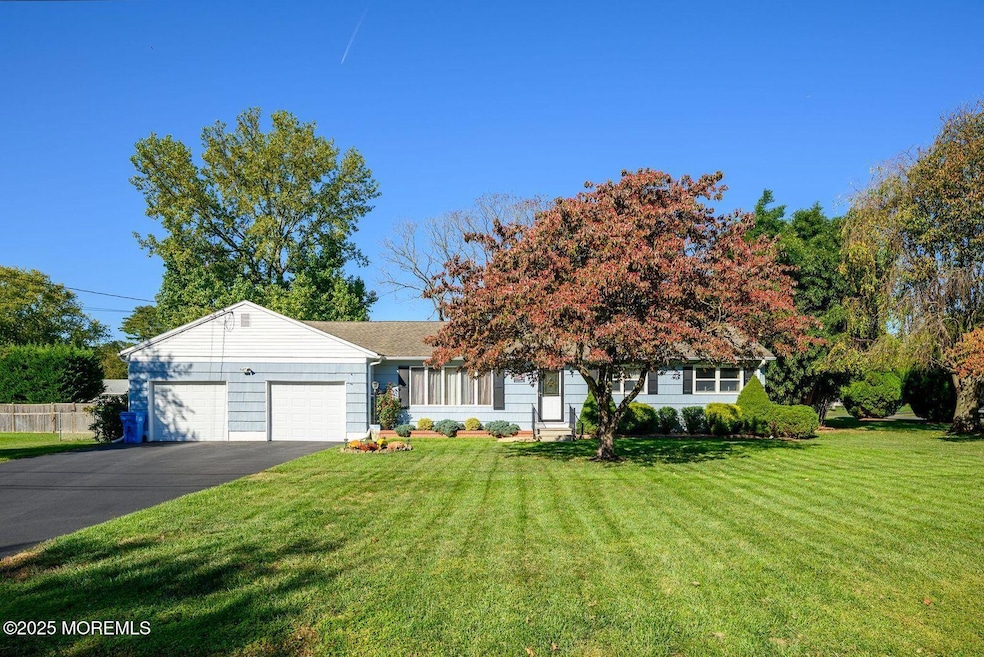 22 Kenmore Rd, Freehold, NJ 07728 - photo 1