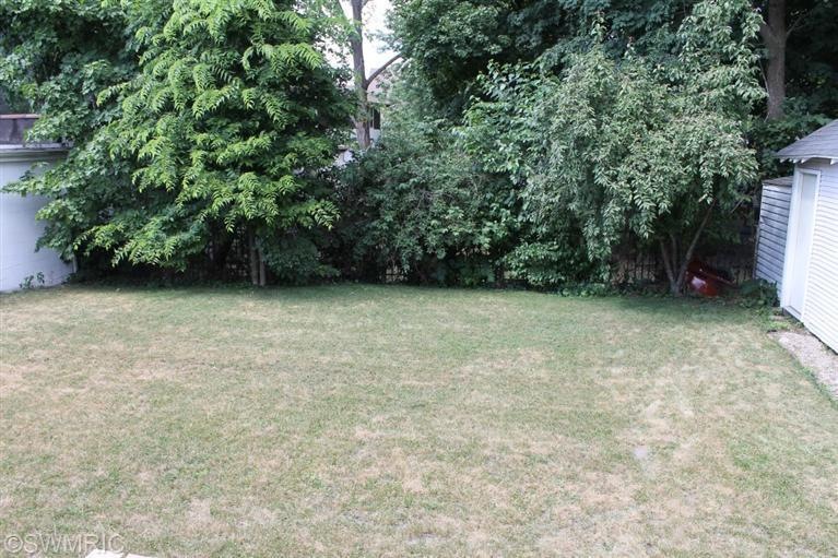 409 Knapp St NE, Grand Rapids, MI 49505 - photo 1