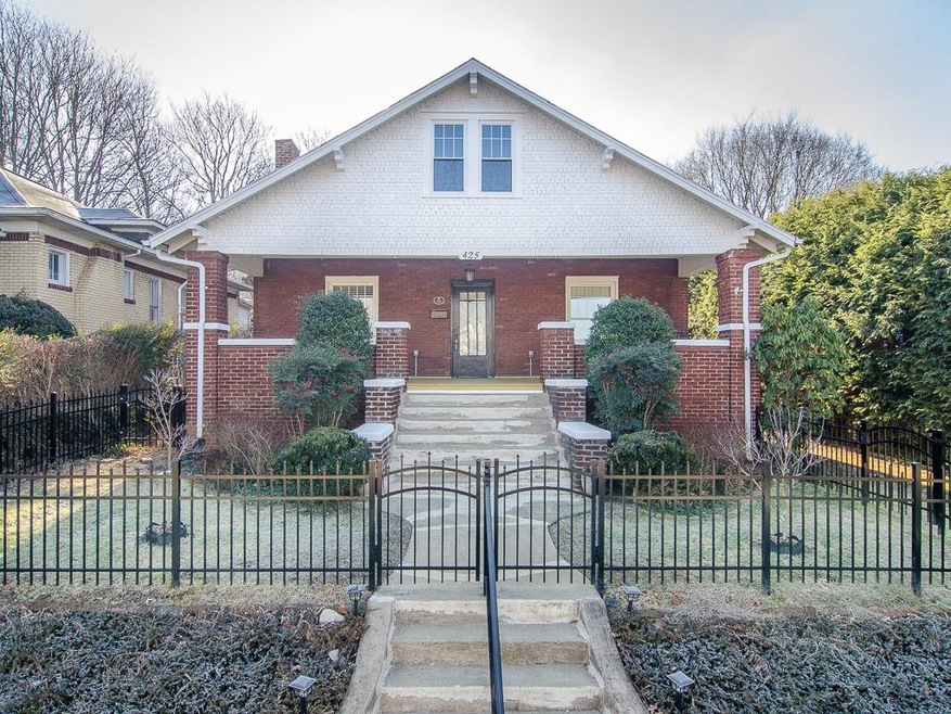 Welcome to 425 W Locust St