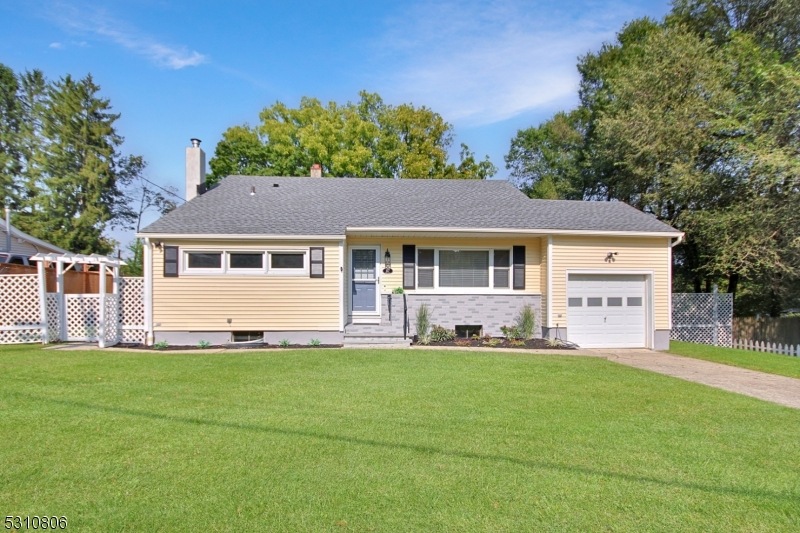 67 Pine St, Newton, NJ 07860 - photo 1