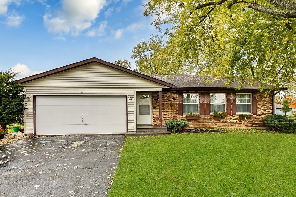 15 Deer Path, Lake In the Hills, IL 60156 - photo 1