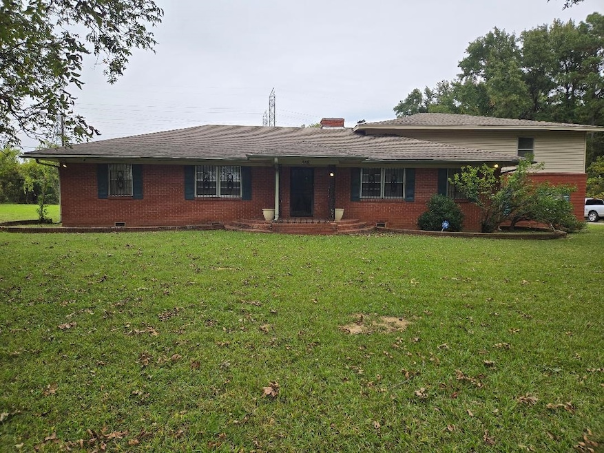 558 E Windsor Rd, Memphis, TN 38109 - photo 1