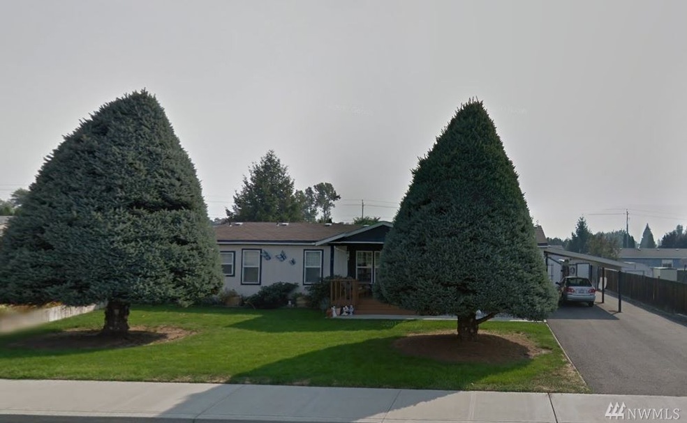 1758 S Kent Plaza, East Wenatchee, WA 98802 - photo 1