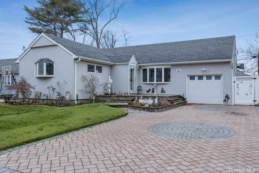 806 Cornell Rd, Franklin Square, NY 11010 - photo 1