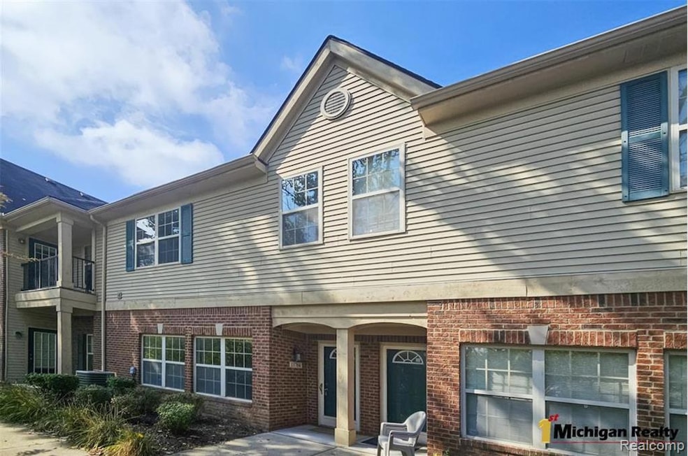 11764 Farmington Rd unit 43, Livonia, MI 48150 - photo 1
