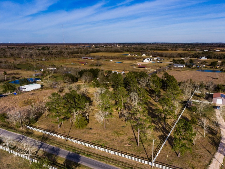 1890 Whila, Alvin, TX 77511 - photo 1