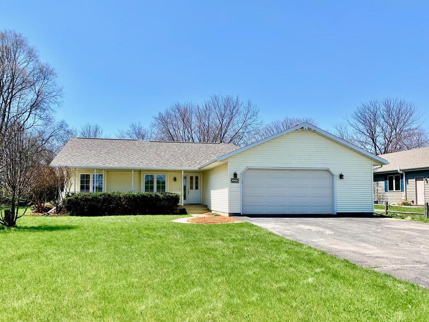 520 Carriage Hill Dr pic 3