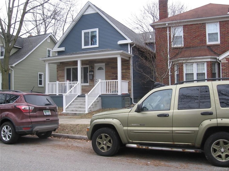 925 Beaconsfield Ave, Grosse Pointe Park, MI 48230 - photo 1