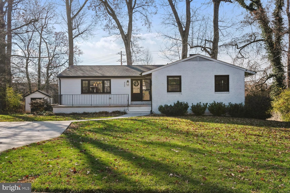 9229 Brian Dr, Vienna, VA 22180 - photo 1