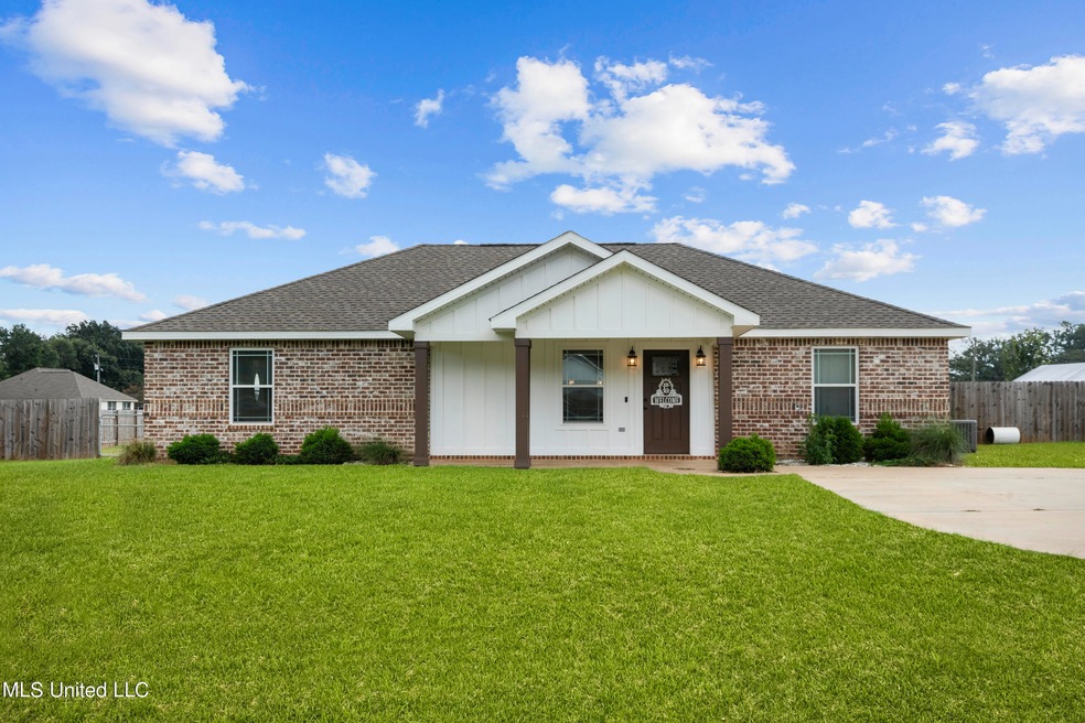 127 NE Trevor Ln, Lucedale, MS 39452 - photo 1