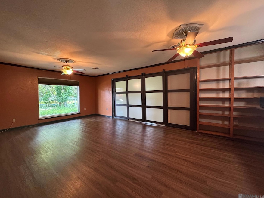 10970 Darius Dr, Baton Rouge, LA 70816 - photo 1