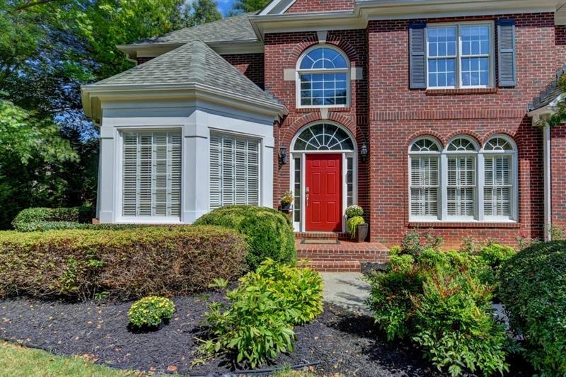 915 Hunts Pointe Cove, Alpharetta, GA 30022 - photo 1