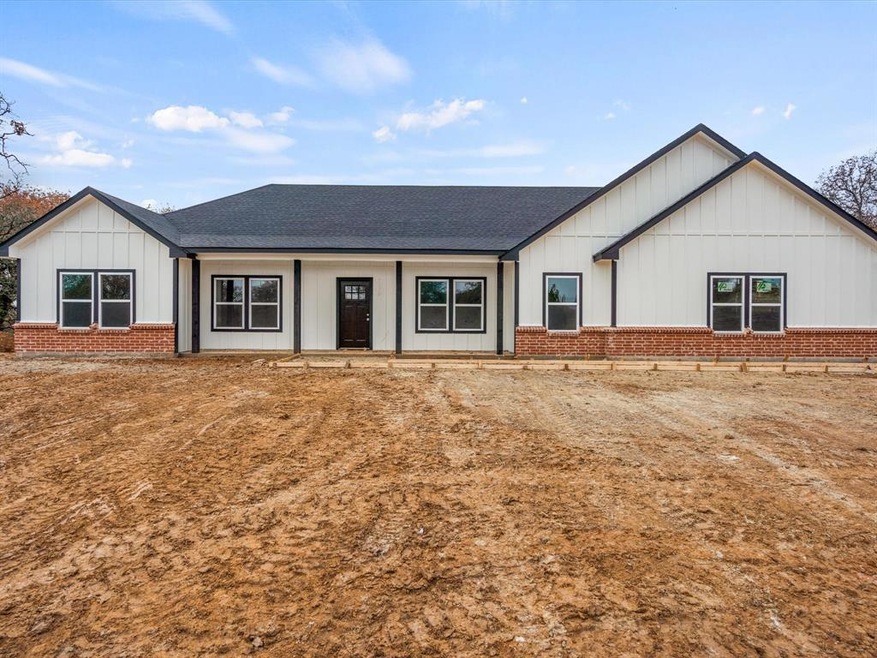 2065 Tanglewood St, Weatherford, TX 76085 - photo 1