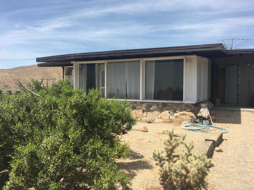 20719 Leif Rd, Mojave, CA 93501 - photo 1