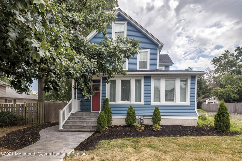 01_House Front