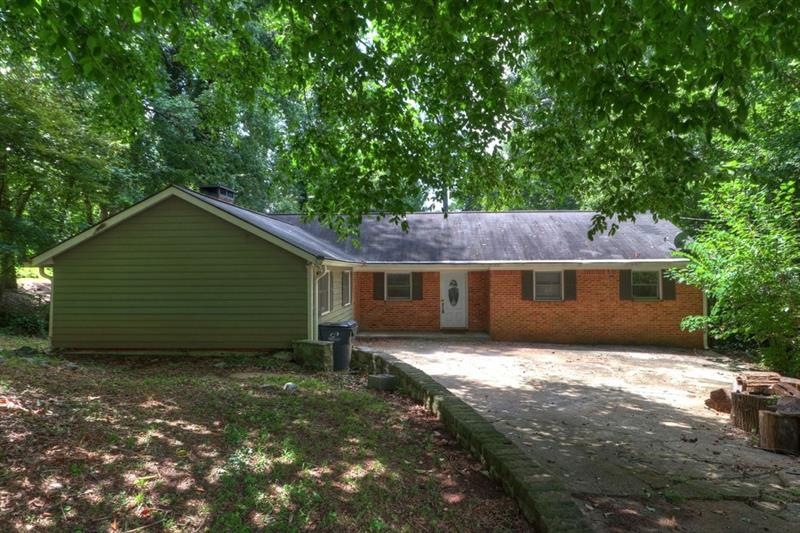 39 Stoneview Dr SW, Lilburn, GA 30047 - photo 1