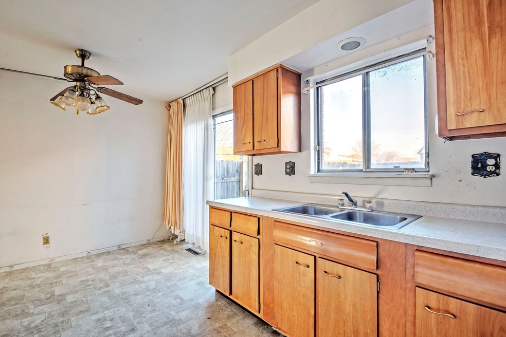 1364 Monomoy St unit A, Aurora, IL 60506 - photo 1