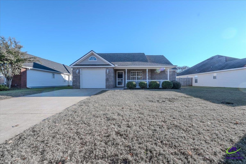 217 Wembley Dr, Warner Robins, GA 31088 - photo 1