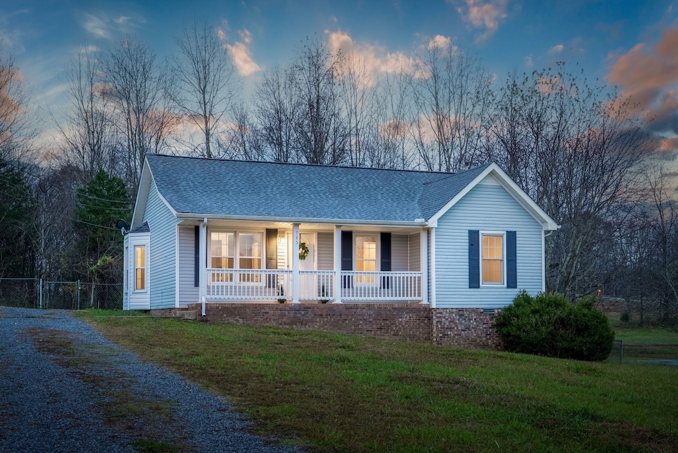 785 Merritt Lewis Ln, Clarksville, TN 37042 - photo 1