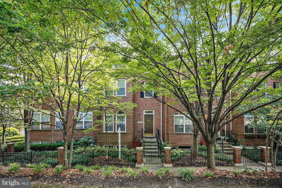 10222 Rutland Round Rd, Columbia, MD 21044 - photo 1