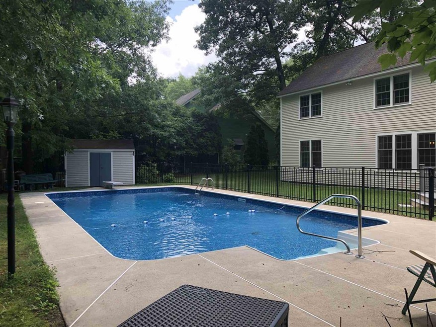 81 Highcrest Rd, Manchester, NH 03104 - photo 1