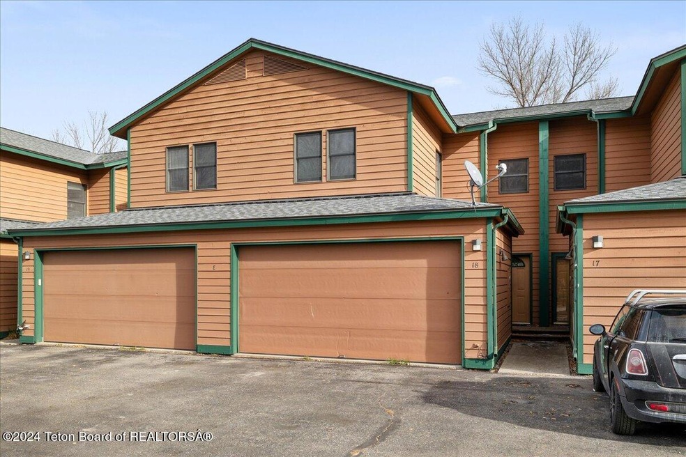01-18 - 1070 Elk Run Ln, #18