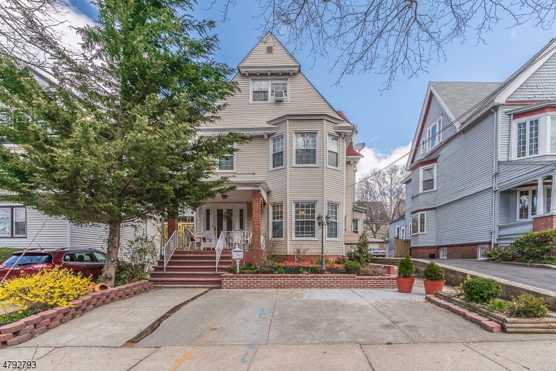 124 Bentley Ave, Jersey City, NJ 07304 - photo 1