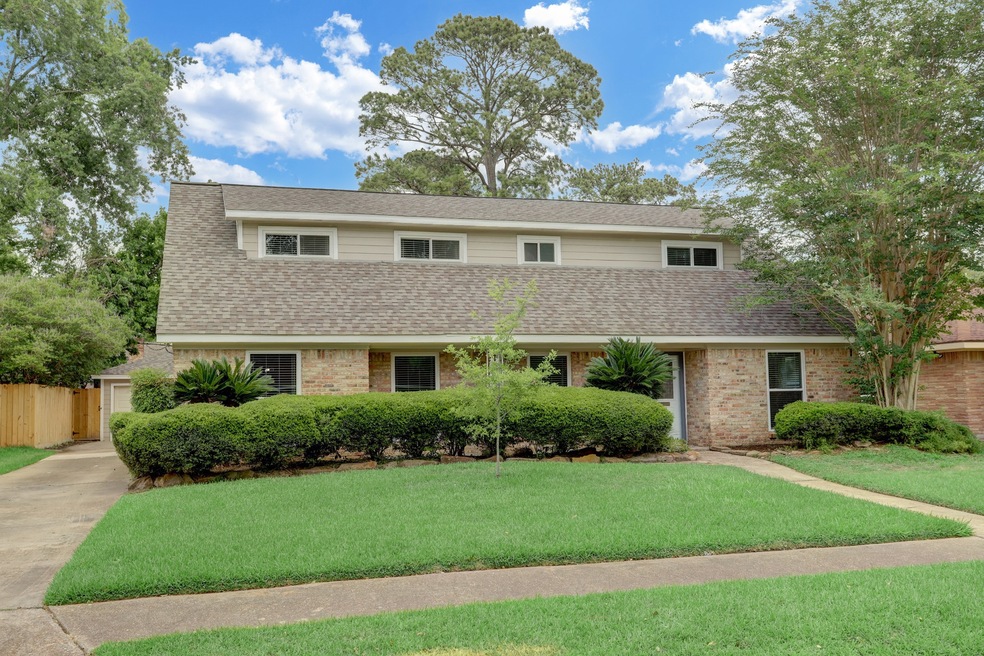 1150 Curtin St, Houston, TX 77018 - photo 1