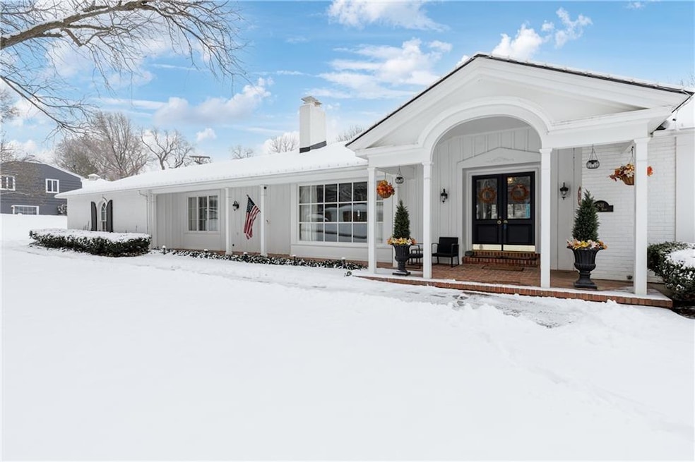 801 E Red Rd, Independence, MO 64055 - photo 1