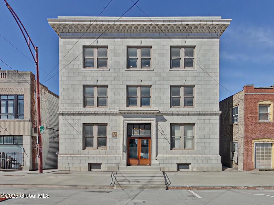 For Rent $1,650/month • Co-Listing Agent