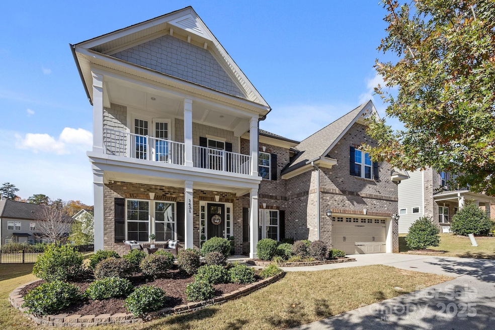 Under Contract $850,000