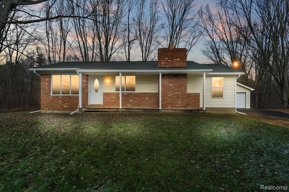 01-4045-Lake-Rd-WindowStill-Real-Estate-Photograph