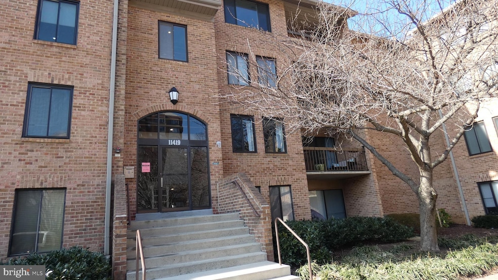 11419 Commonwealth Dr, Rockville, MD 20852 - photo 1