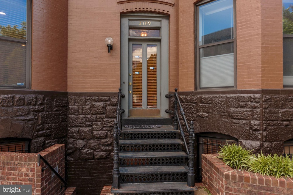 3 Washington Cir NW unit 102, Washington, DC 20037 - photo 1