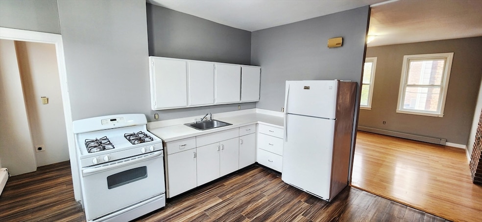 3 Wilbur Ct unit 2, Boston, MA 02128 - photo 1