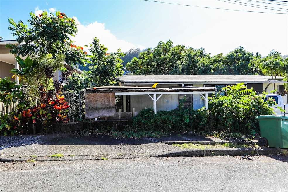 2749 Piliwai St, Honolulu, HI 96819 - photo 1