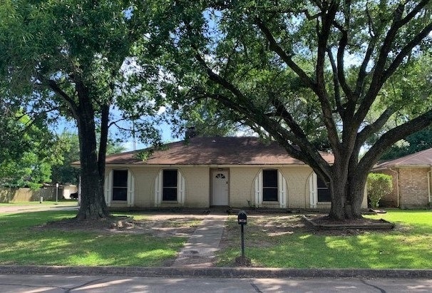 16738 Barcelona Dr, Friendswood, TX 77546 - photo 1